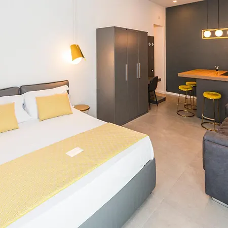 Couette-café Cortese 4*